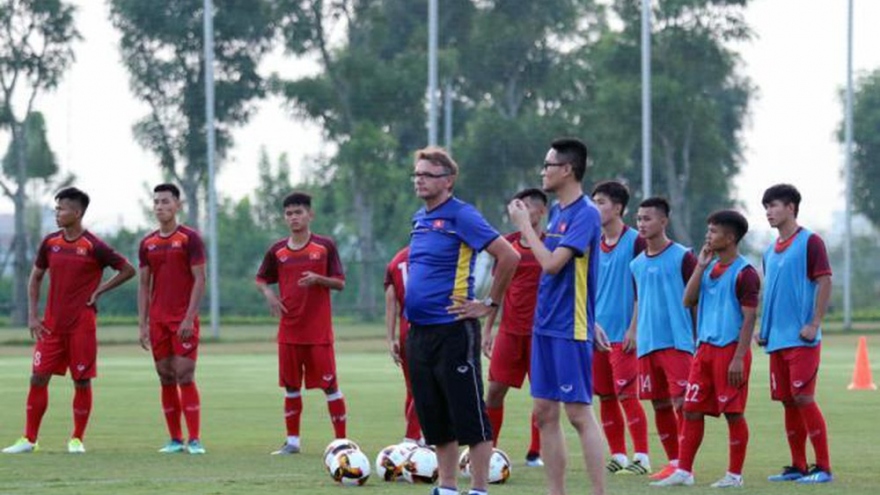 “Phù thủy trắng” Troussier triệu tập 6 cầu thủ HAGL lên U19 Việt Nam